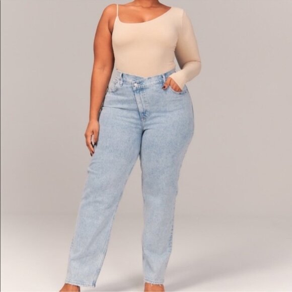 Abercrombie  Fitch Curve Love Criss Cross 90s Relaxed Jean High Rise Size 24 - Picture 1 of 16
